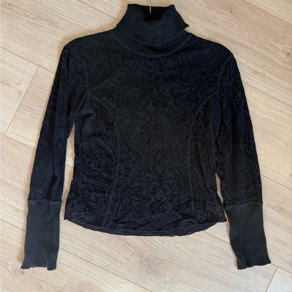 Classic Velour Black Turtleneck Sweater Top size Small